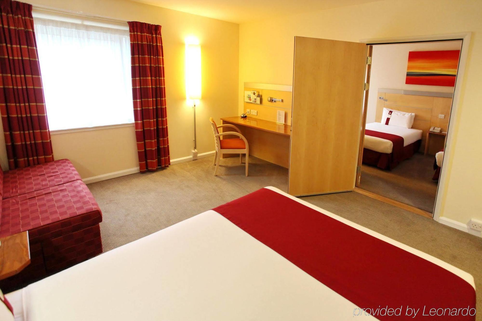 Holiday Inn Express Birmingham Redditch By Ihg Редич Экстерьер фото